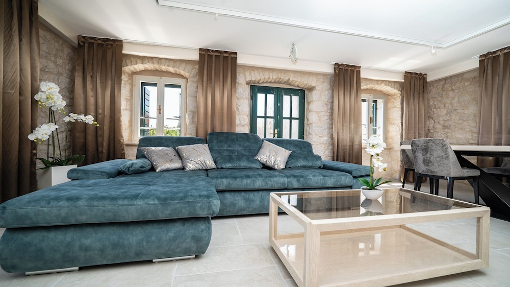 VILLA RUSTICA DALMATIA 27/50