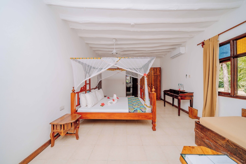 CLASSIC, DOUBLE BED, GARDEN VIEW