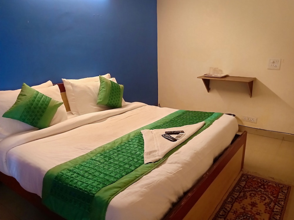 Hotel Mohan Noida 6/9
