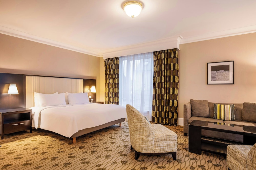 Junior Suite, Queen Bed, Sofa