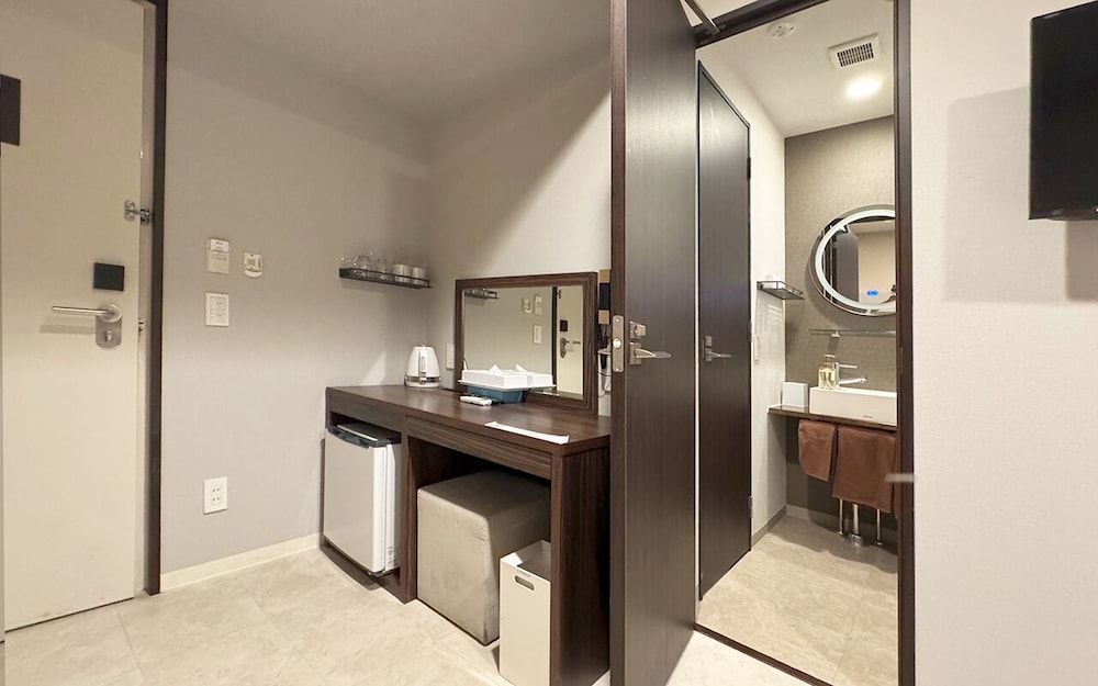 Tanimachi Luxe Hotel 53/57