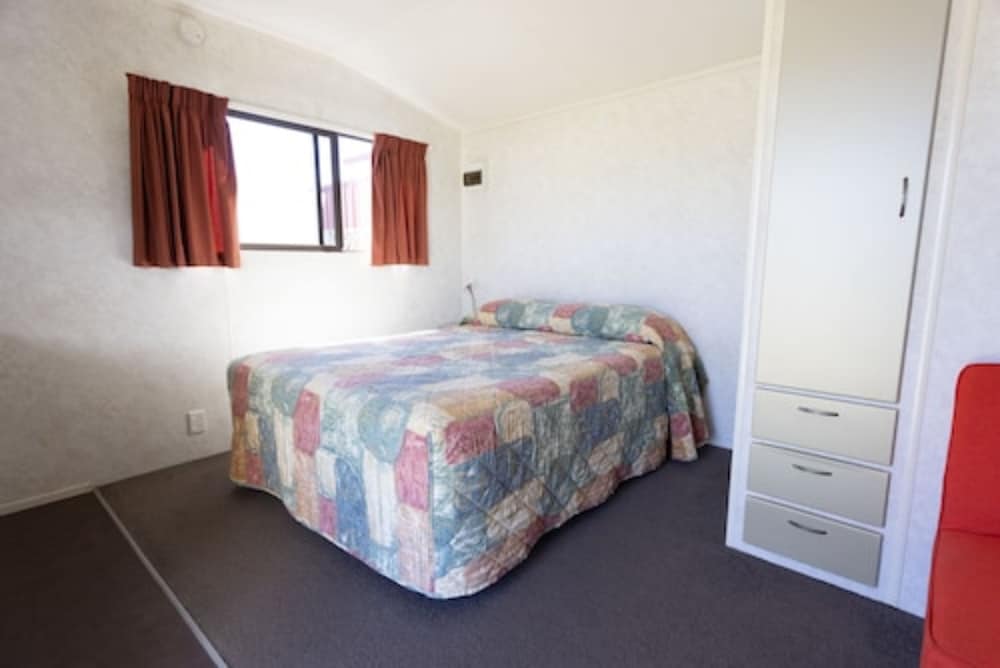 Cosy Corner Holiday Park 12/50