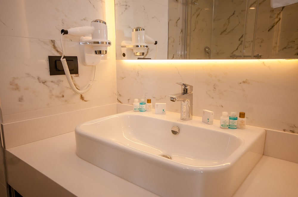 Acroter Hotel & Spa 50/50