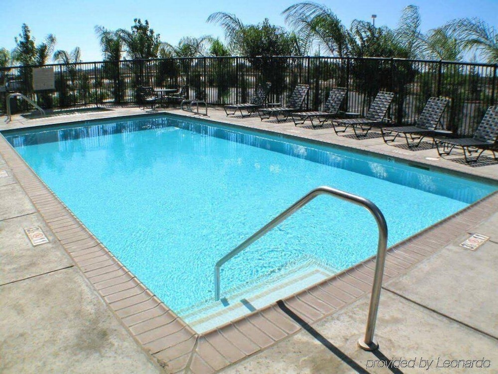 Hampton Inn Suites Merced 3/28