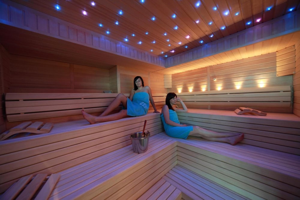 swimming pool spa