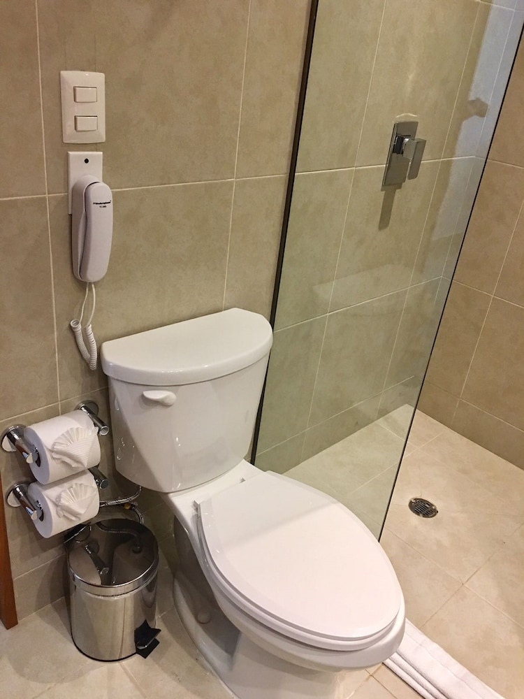 Ambiance Suites by Kavia 49/50