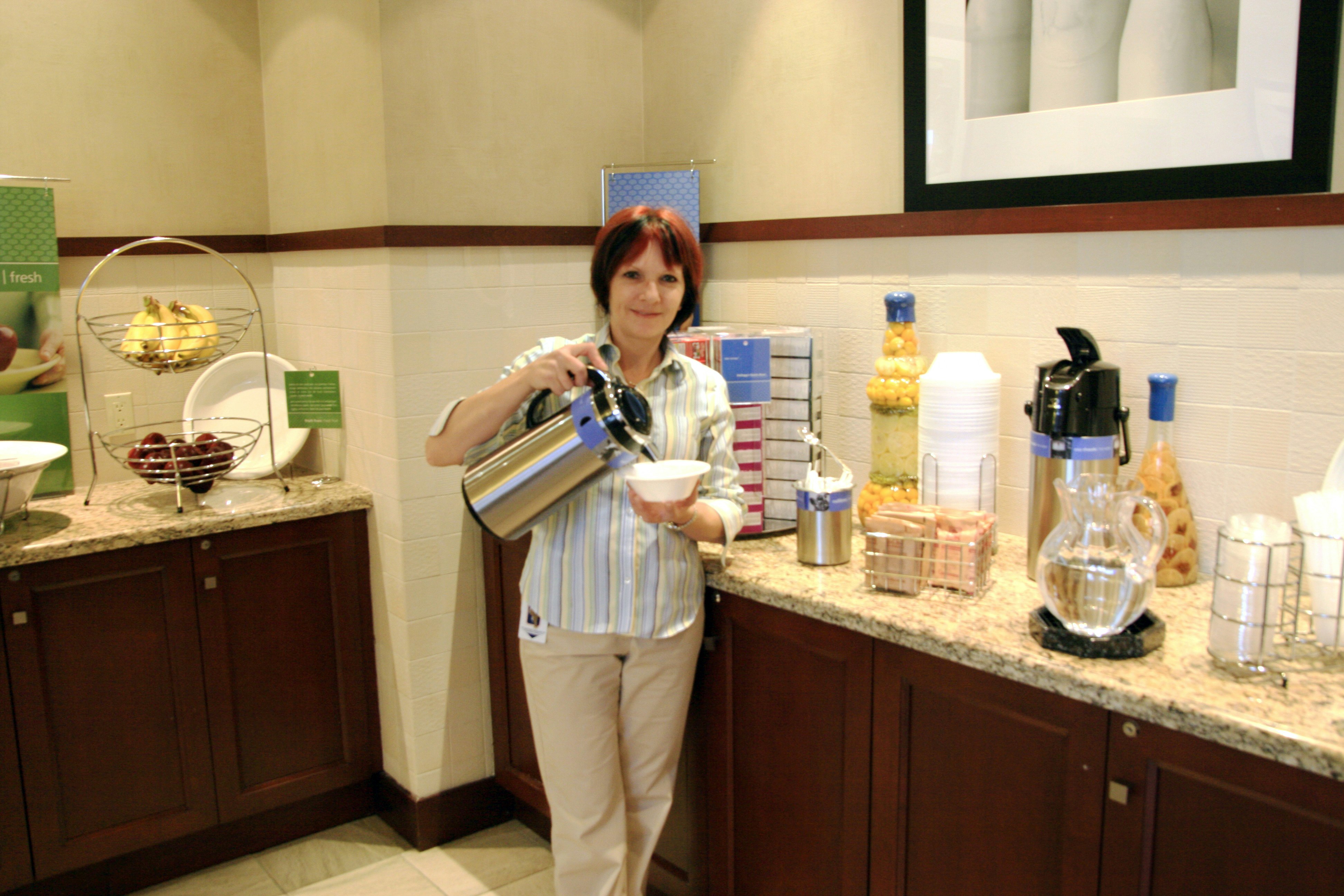 Hampton Inn and Suites by Hilton Laval 9/71