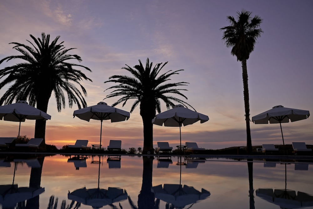 Yria Boutique Hotel & Spa 70/74