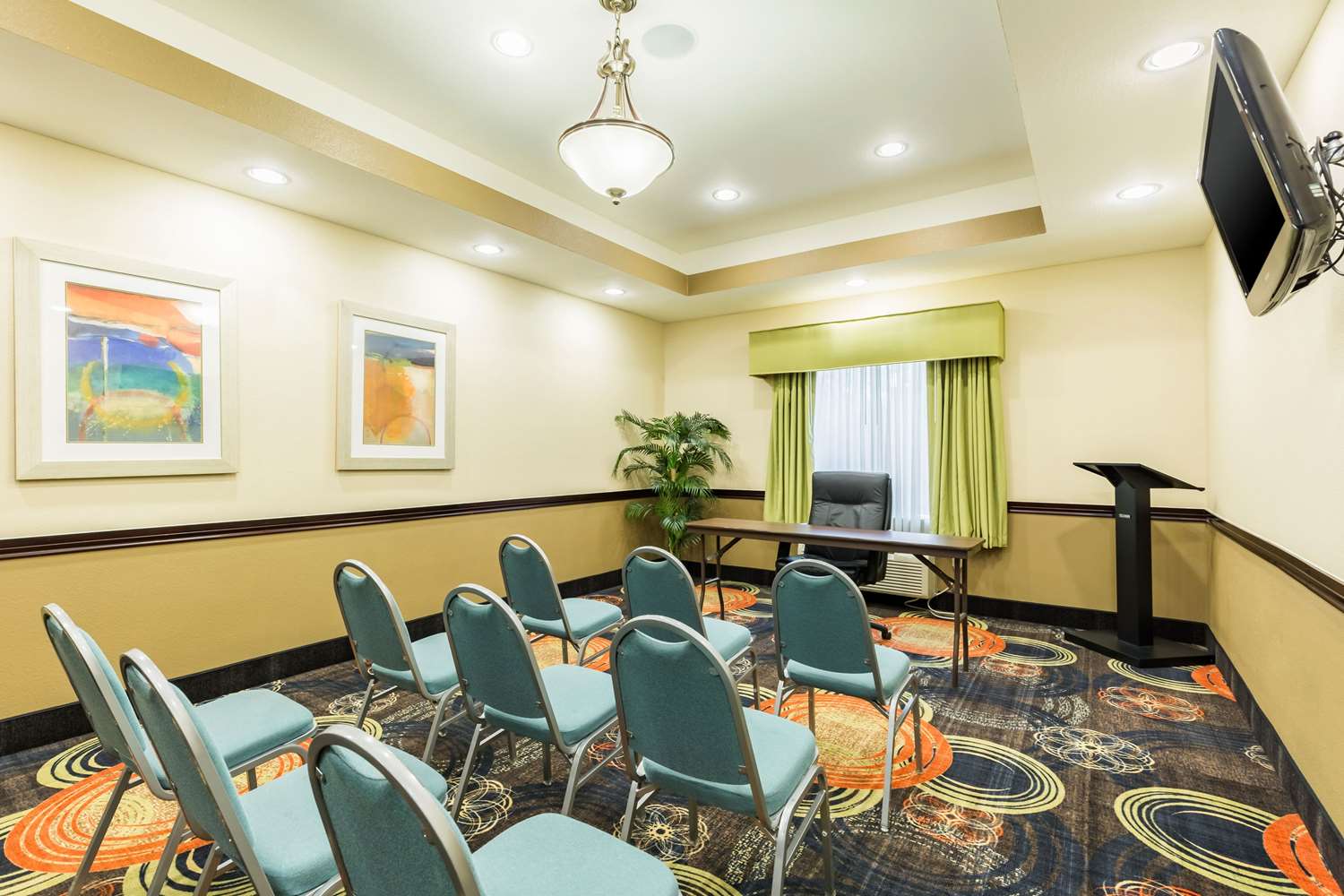 Comfort Suites Beaumont I-10, TX 17/20