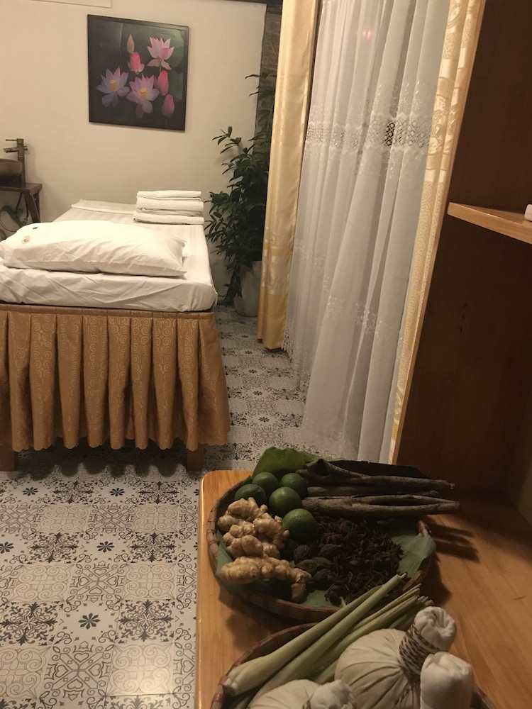 Chez Loan Hotel 31/48