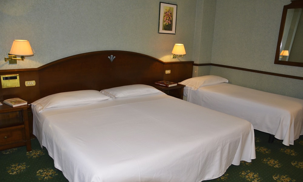 Hotel della Ville 23/55