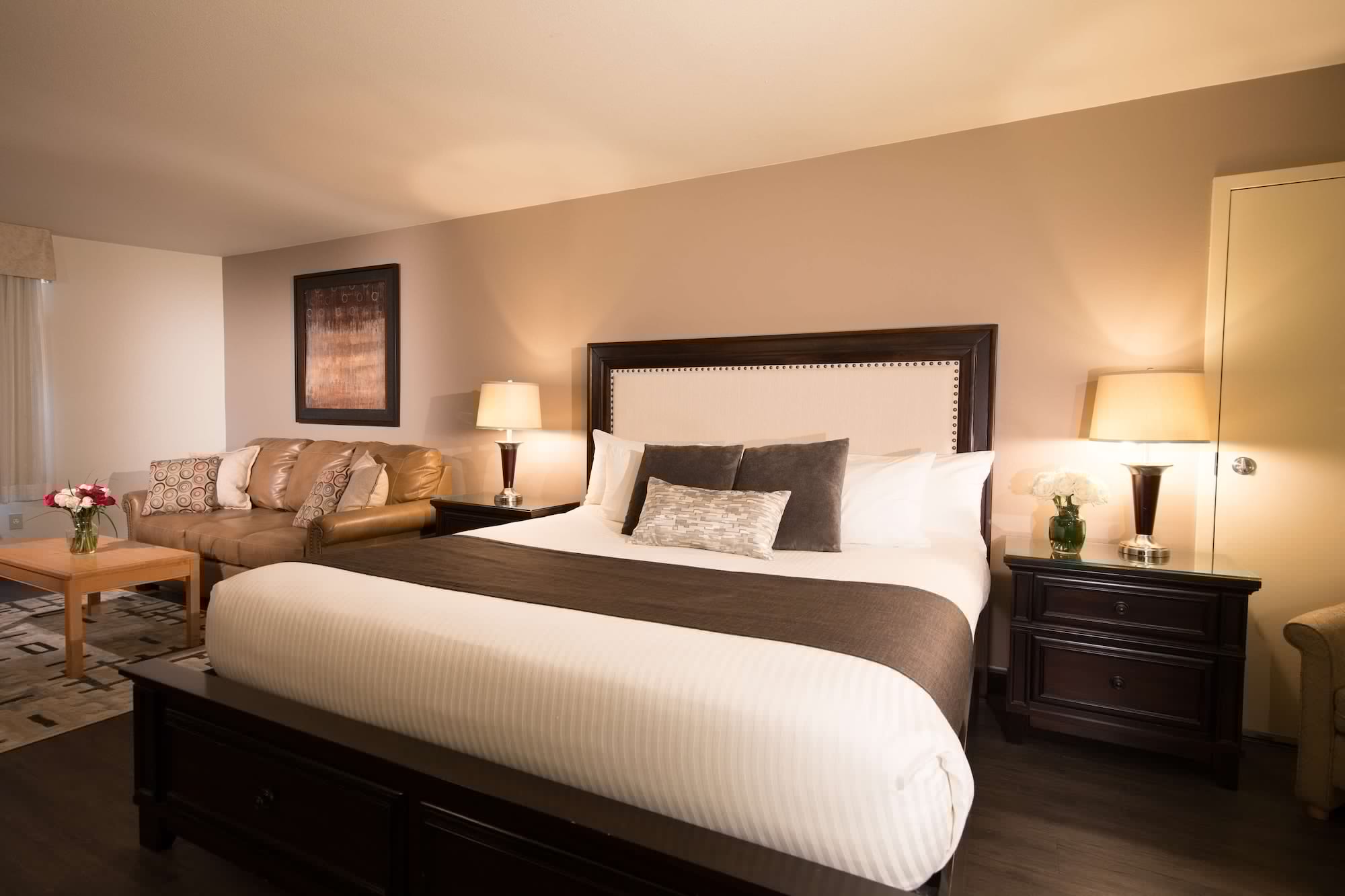 Standard, King Bed, Sofa