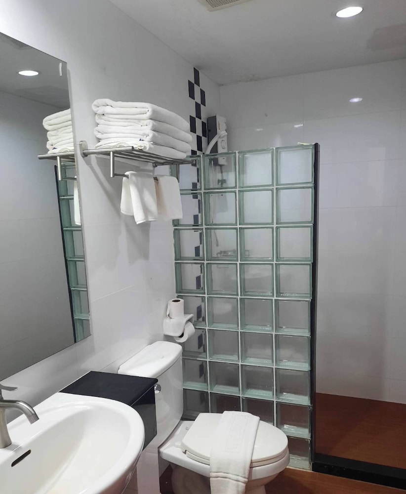 Jomtien Hisotel 61/62