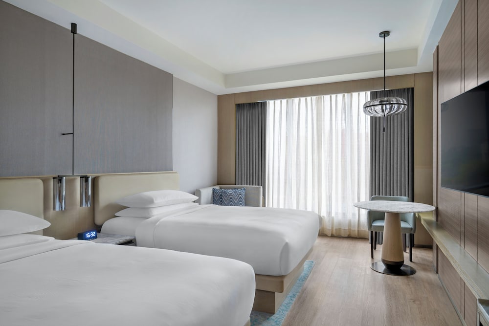 Navi Mumbai Marriott Hotel 6/49