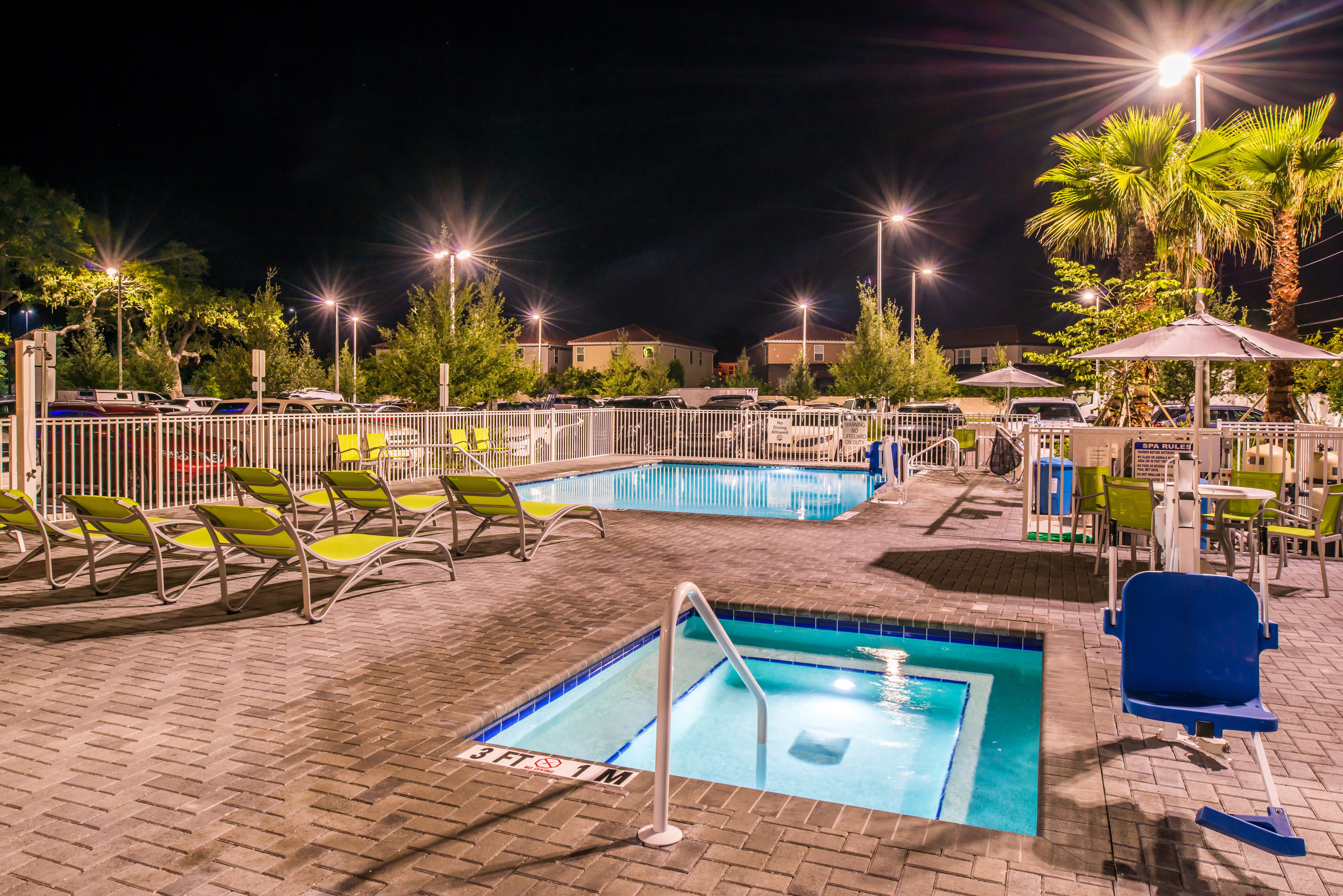 Holiday Inn Express Suites St Petersburg Seminole Area 69/74