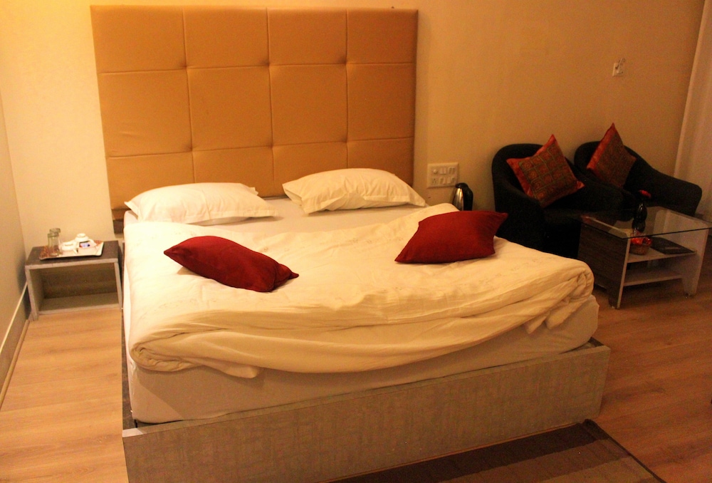 Hotel Toppers Corner Mount Abu 40/67
