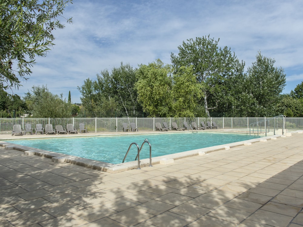 Residence Vacanceole Sun Hols Les Rives du Lac 45/68