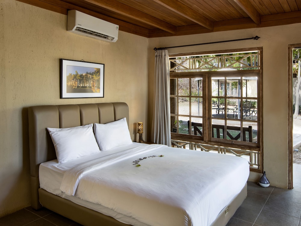 Explorer, King Bed