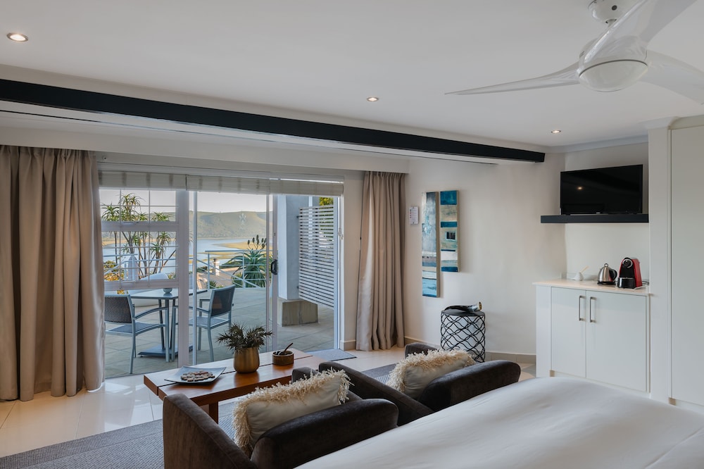Villa Afrikana Guest Suites 60/88