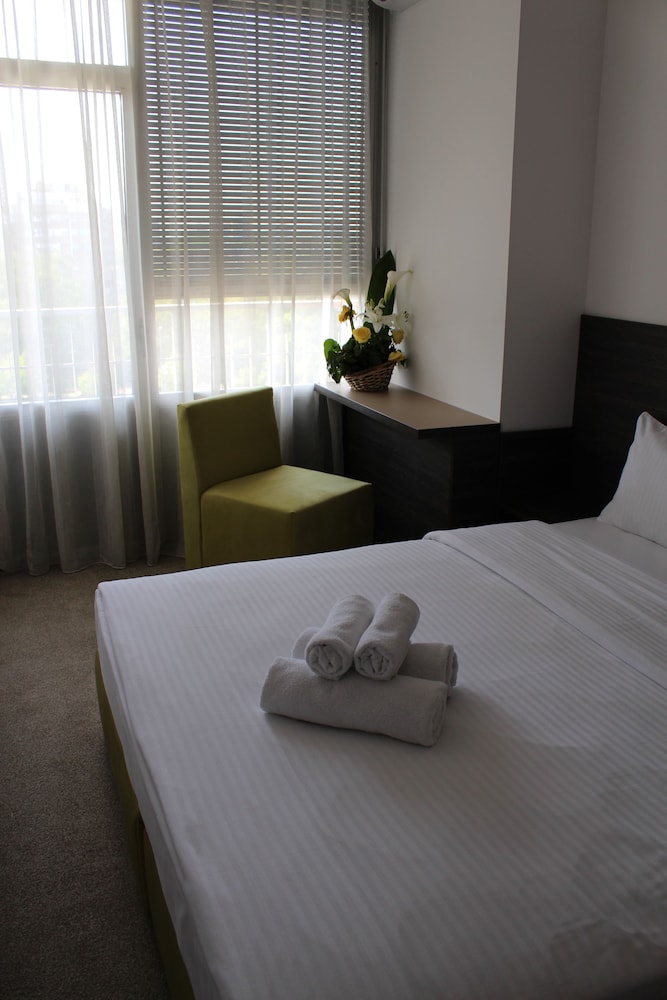 Garni Hotel Jugoslavija 27/62