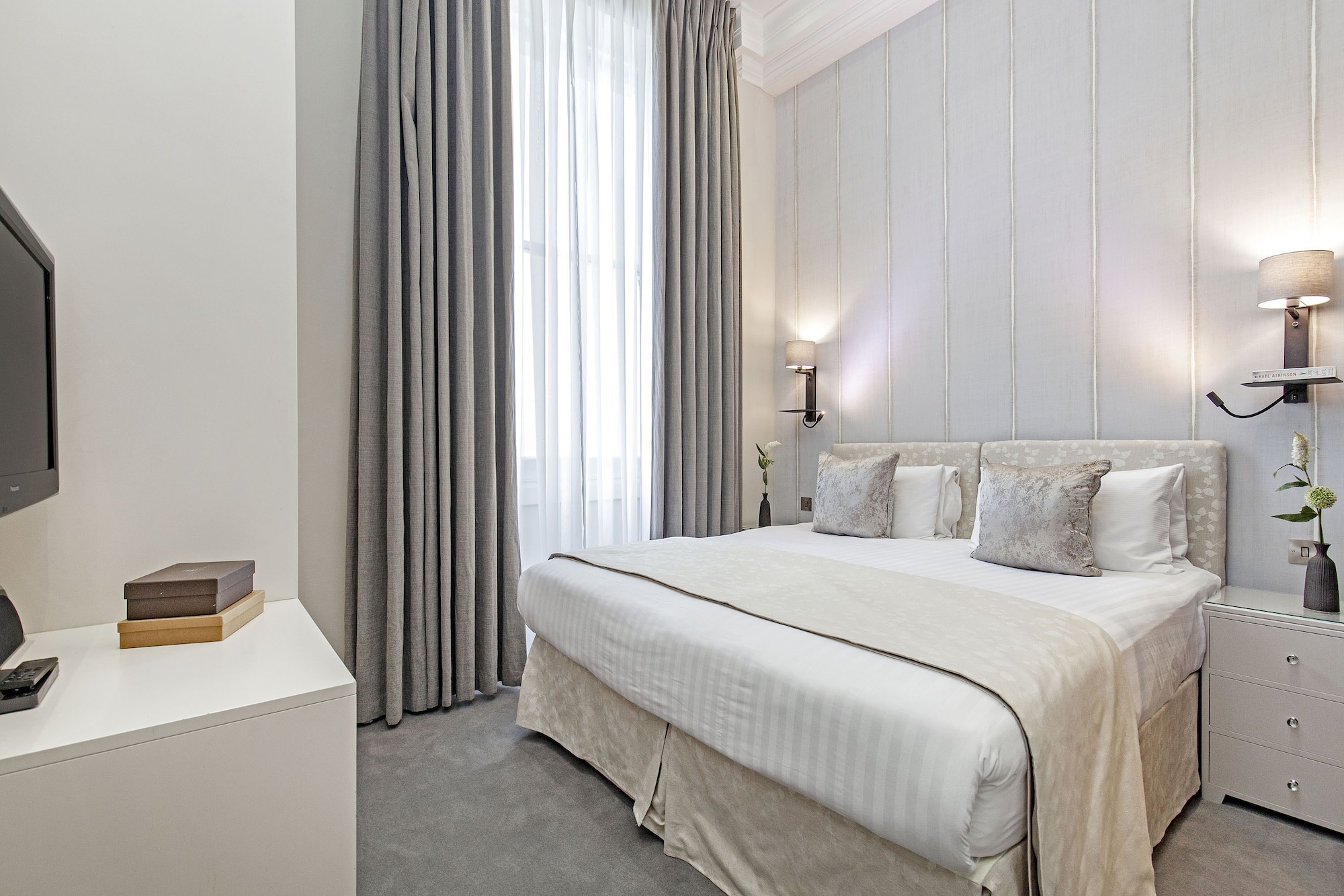 شقة ديلوكس بسرير كينج وسرير كوين وسريرين منفصلين بـ3 غرف نوم، 130 Queensgate Apartments 6/9