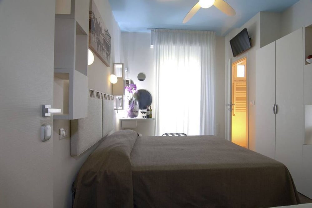 Casablanca Hotel 12/20