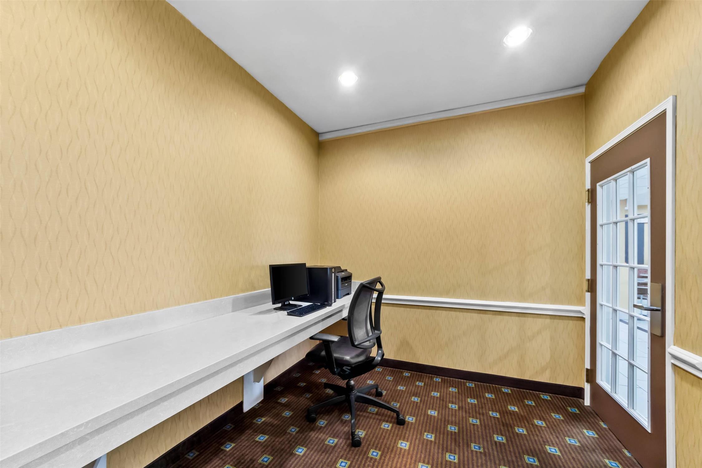 Quality Inn & Suites San Antonio Airport - Stone Oak 23/37