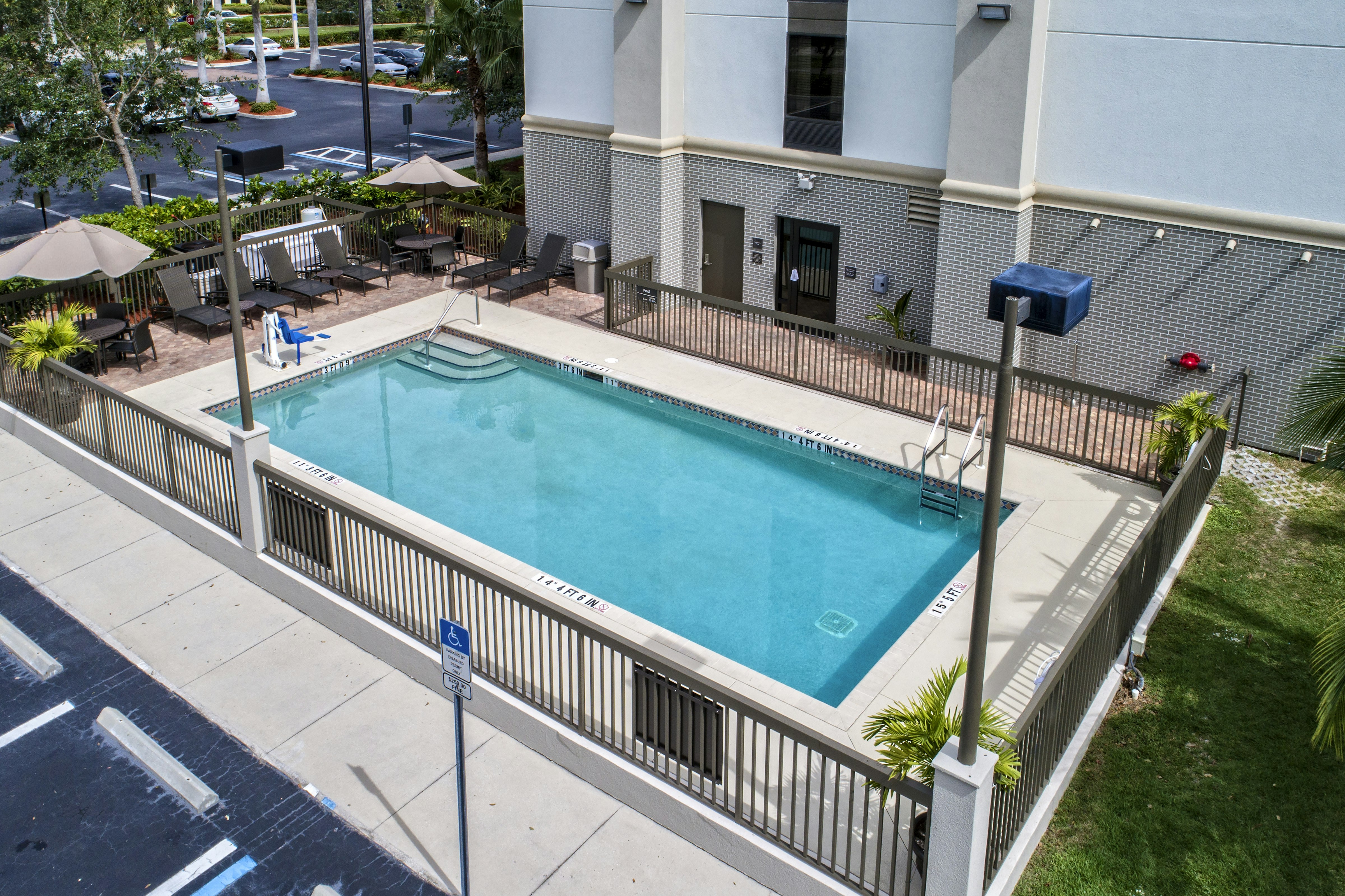 Hampton Inn and Suites Fort Myers Estero FGCU in ESTERO - FL