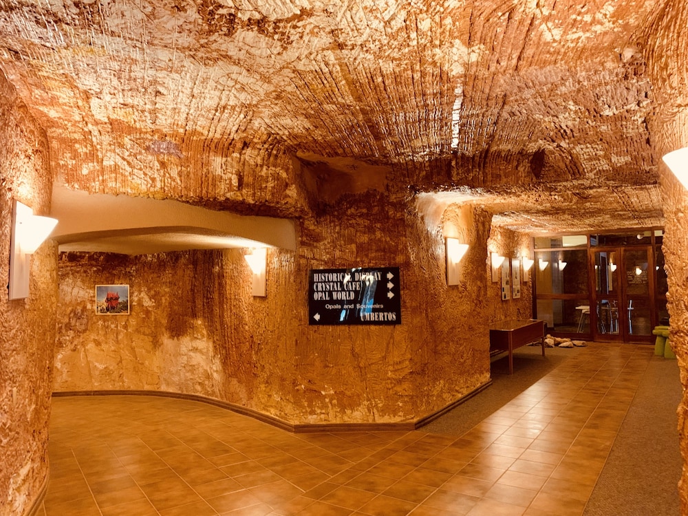 Desert Cave Hotel 44/50