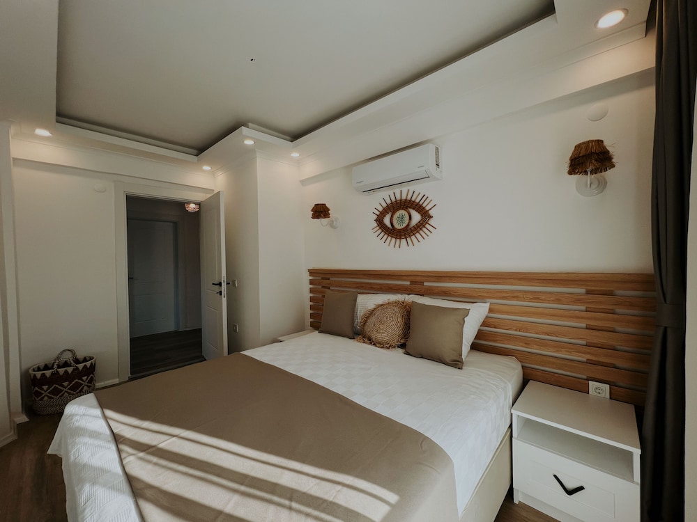 Marla Suite 17/50