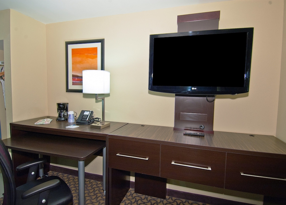 Holiday Inn Express Hotel And Suites Jackson Pearl Intl Airport 45/53