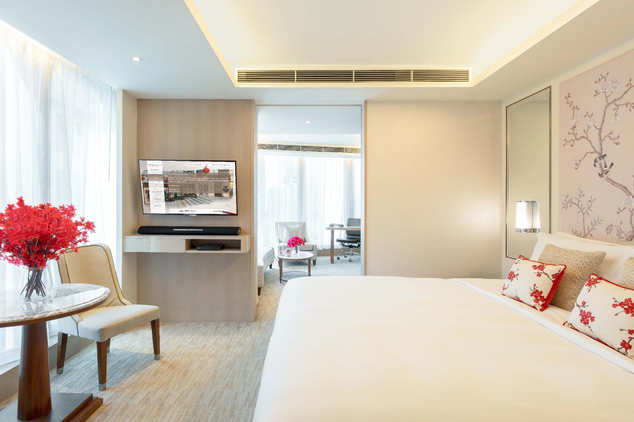 SIGNATURE, SUITE