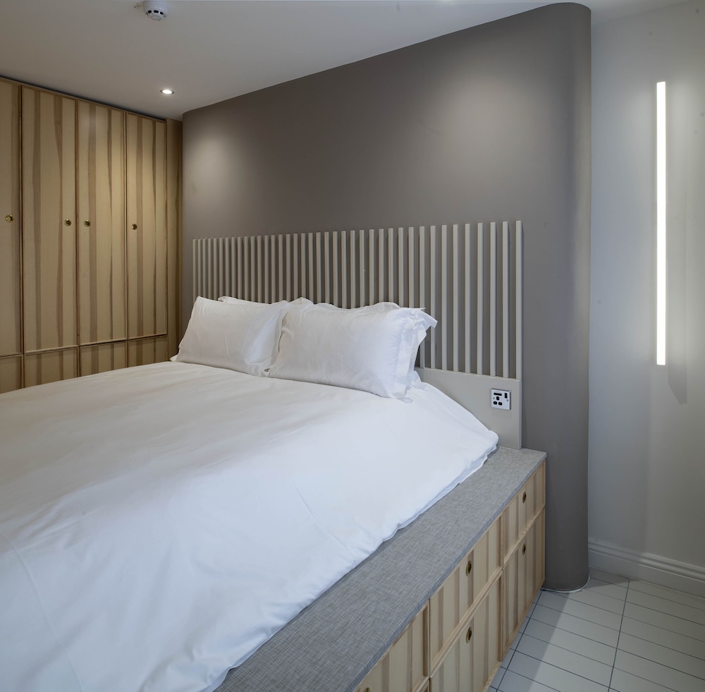 Trueman Court Luxury Serviced Apartments 21/55