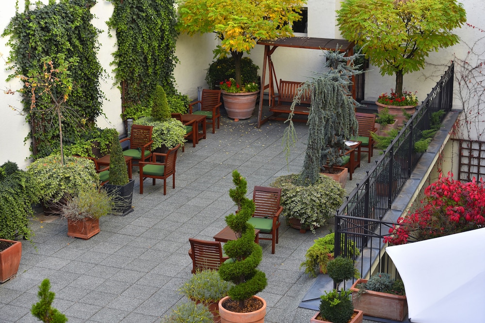 Marrol S Hotel 40/46