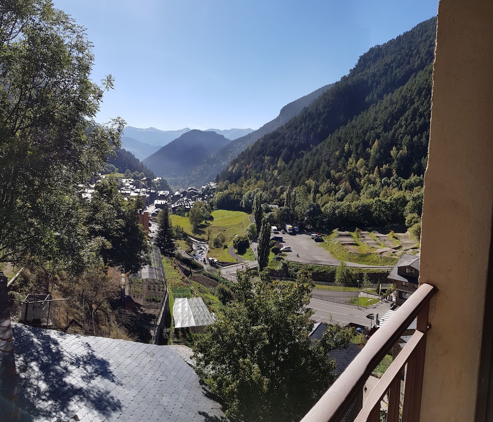 APARTAMENTOS ARINSAL 3000 30/58