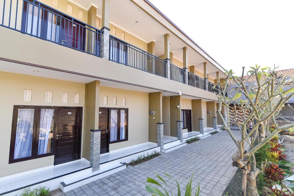 Reddoorz Plus Near Jalan Imam Bonjol Denpasar 2/28