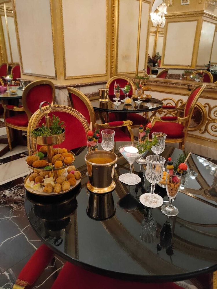Des Epoques Hotel 51/63