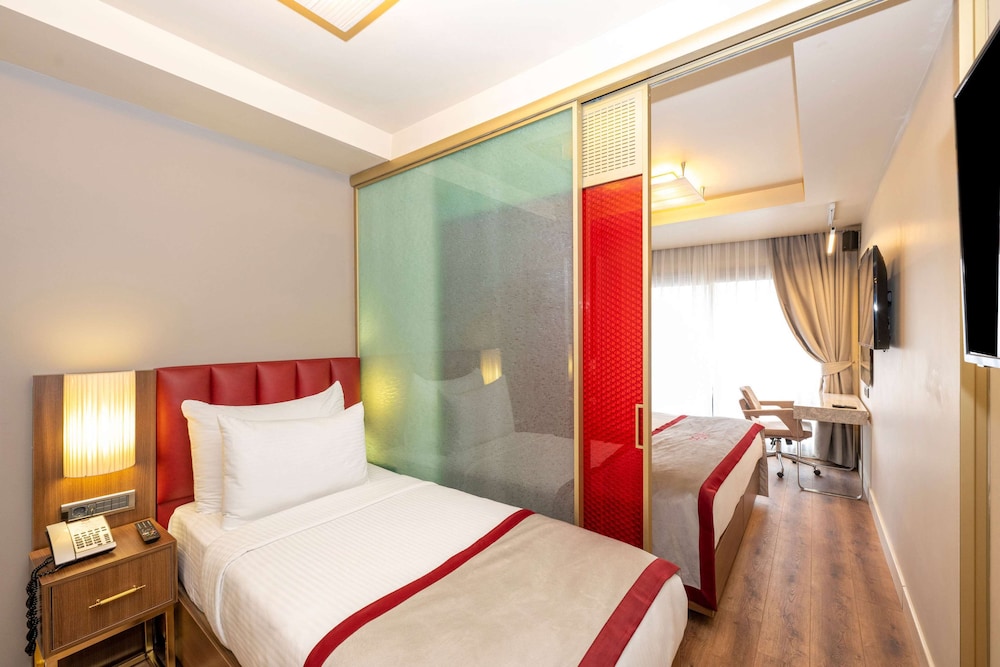 Ramada by Wyndham Istanbul Pera 11/50