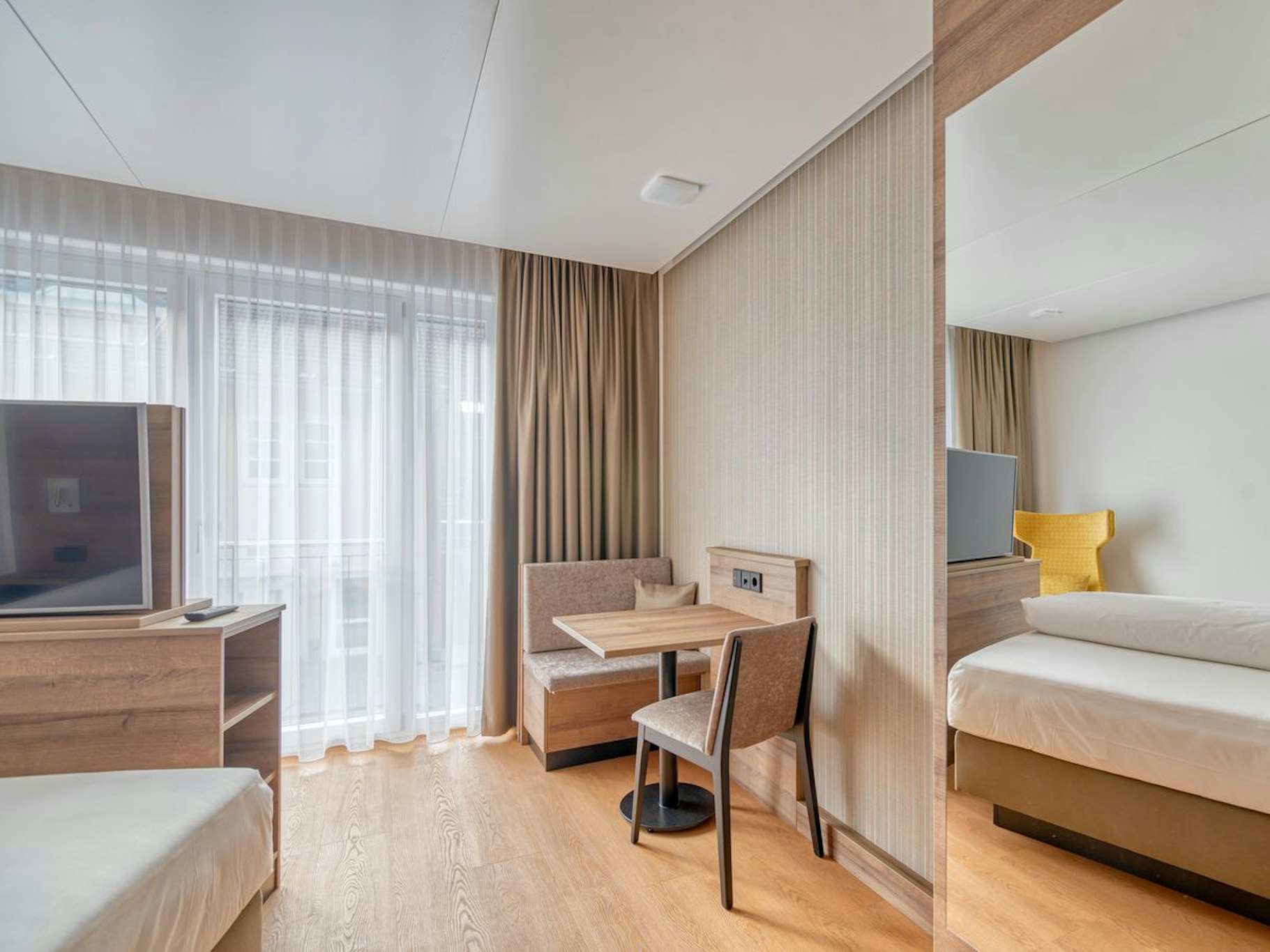 WESTSIDE Hotel Garni 7/28
