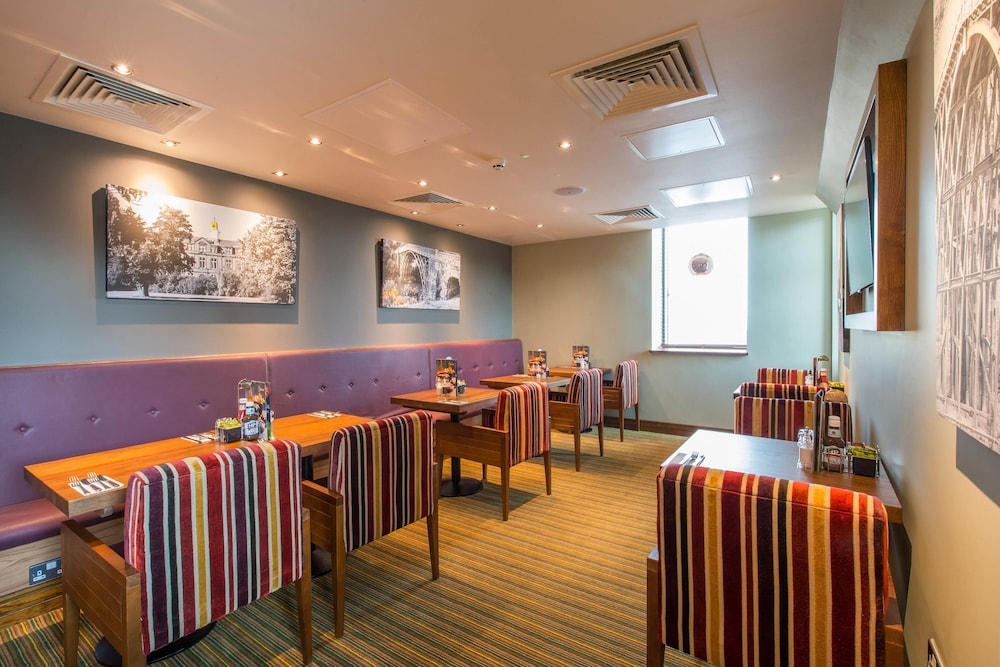 Premier Inn Telford (The International Centre) 37/43