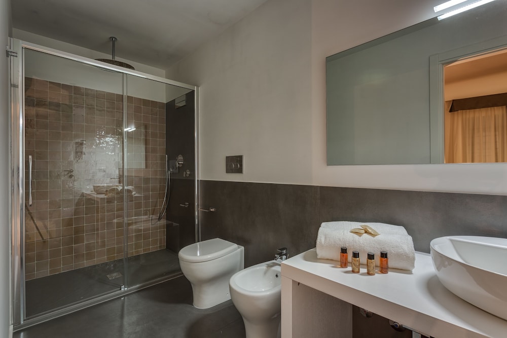 Navona Theatre Hotel 52/54