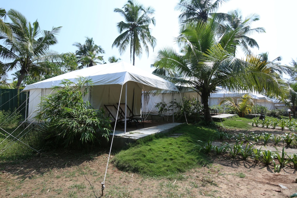 MONTEGO BAY BEACH VILLAGE 48/50