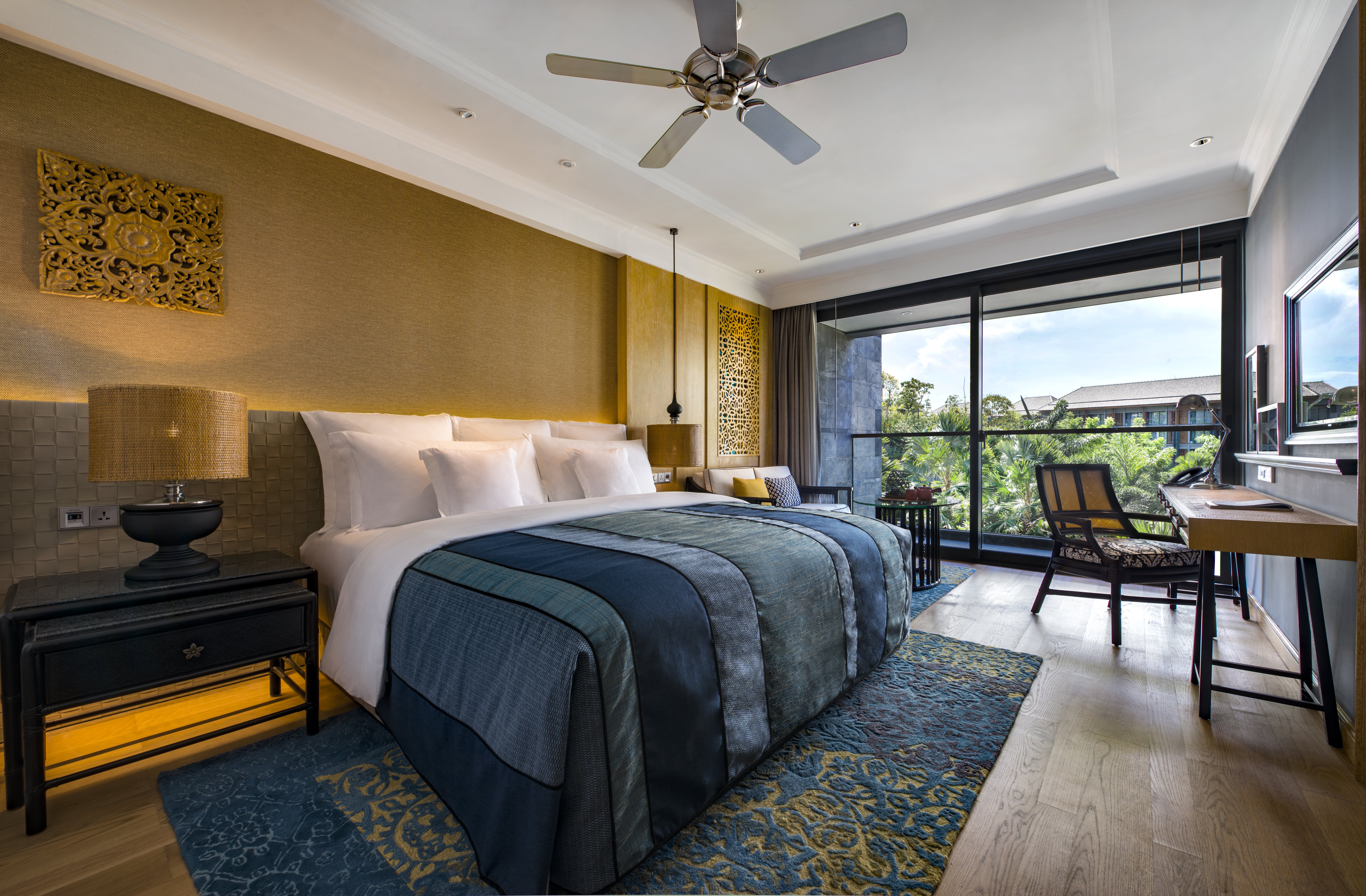 STANDARD, KING BED, GARDEN VIEW