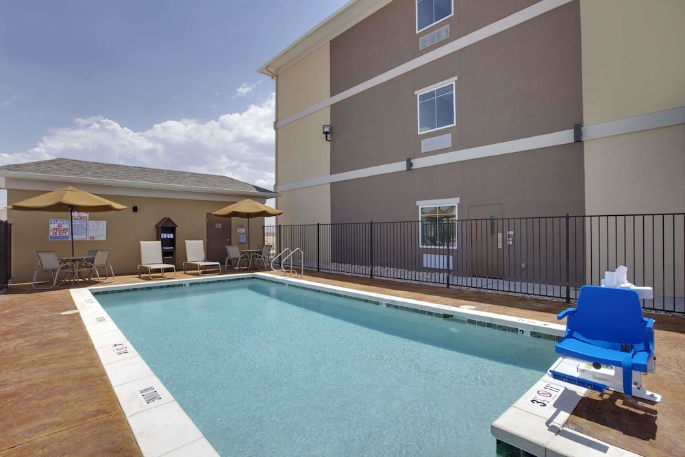 Spark by Hilton Midland South 5/30