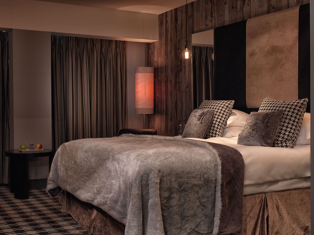 CLUB, DOUBLE BED