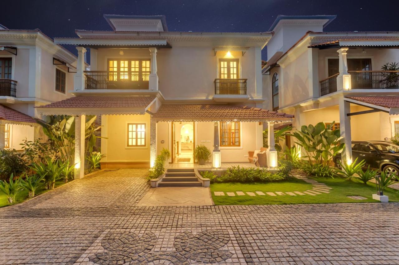 ELIVAAS 4 BHK with Pvt pool and Bar  PinkSky in Arpora