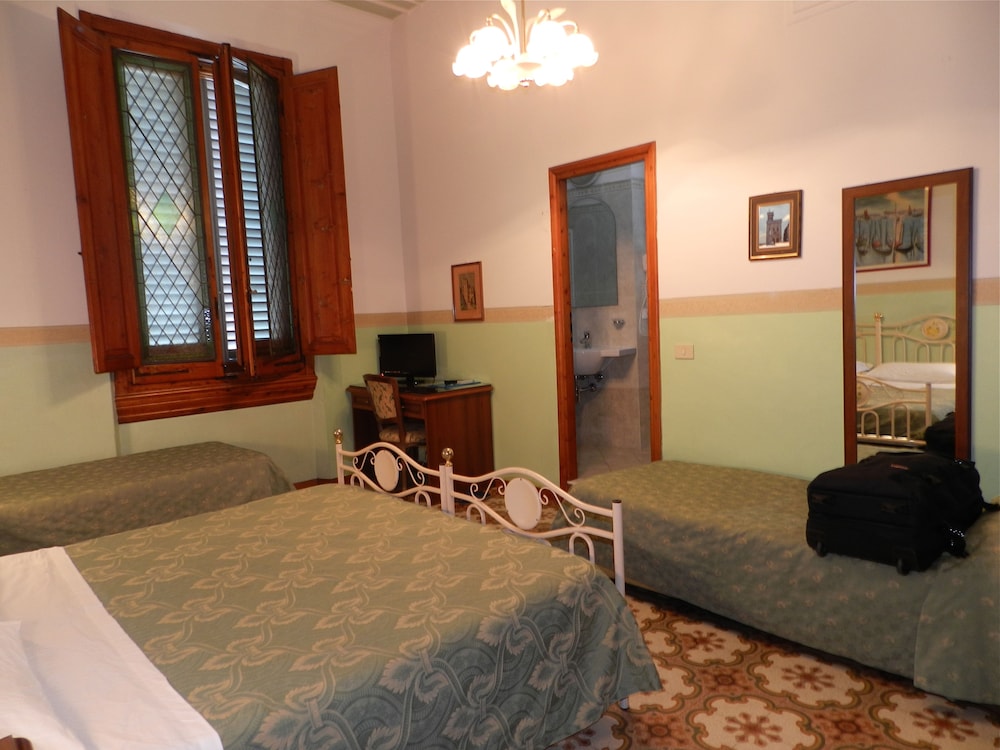 Hotel Desiree 42/62