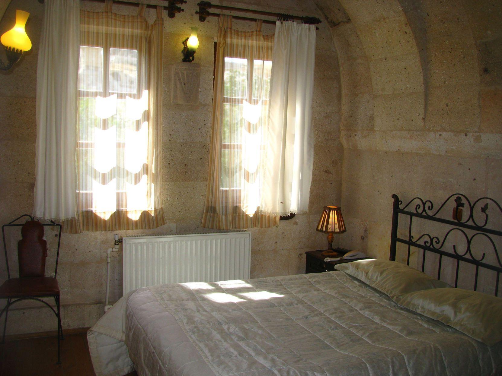 Arch, King Bed