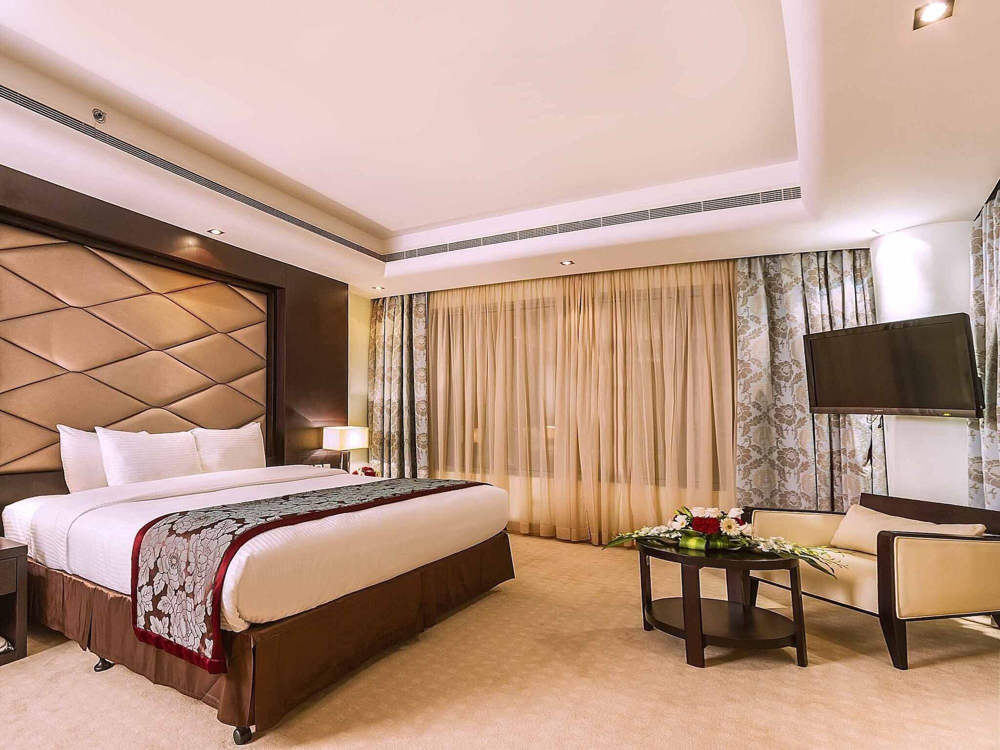 Penthouse, Suite, Multiple Beds, Living Area, Kitchen