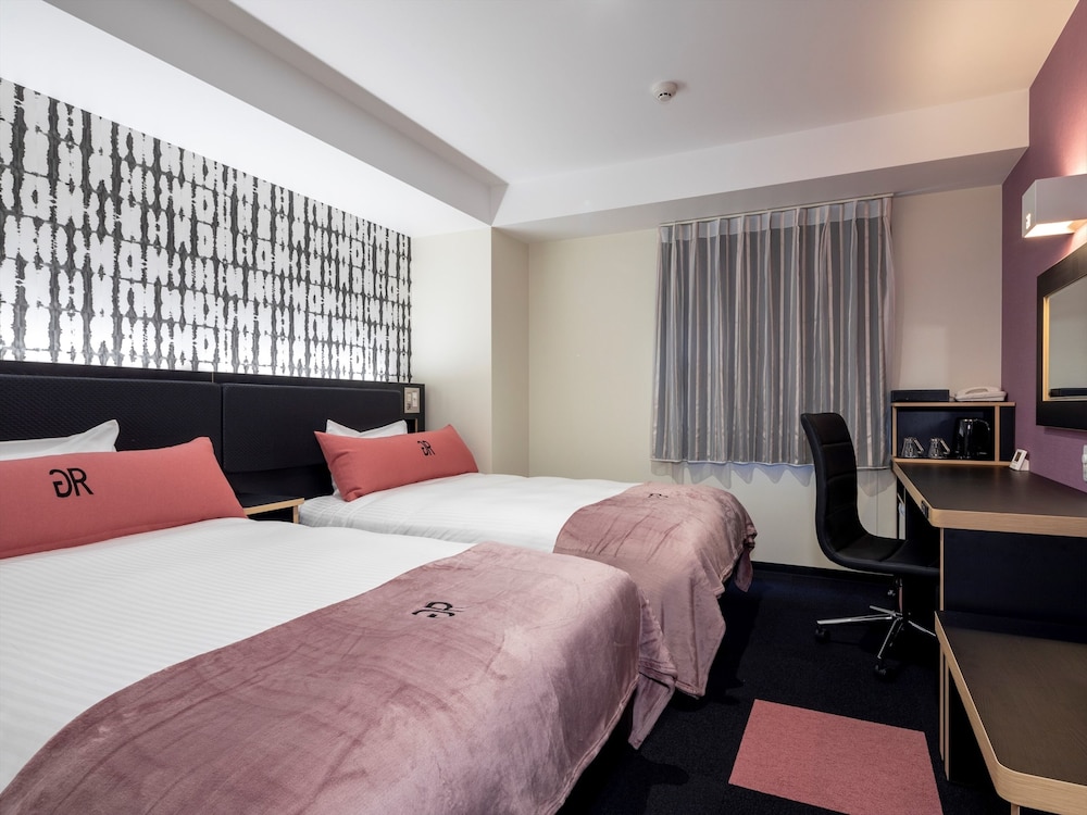 SEMI ROOM, 2 SEMI DOUBLE BEDS, SMOKING